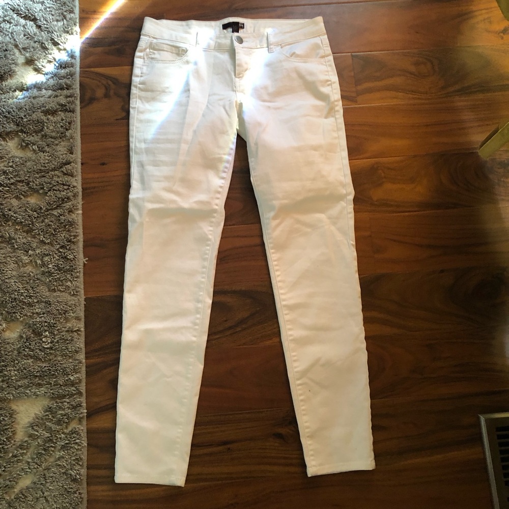 AQUA White Low Rise Denim Jeans